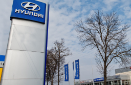 Hyundai Motor wins temporary nod to send staff to Beijing bases