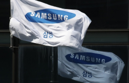 Samsung Elec flags surprise Q3 profit; to reach 2-yr high on phones, Huawei