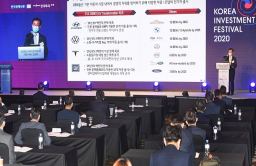LG Chem to hold market lead with tenfold battery patents vs CATL: executive