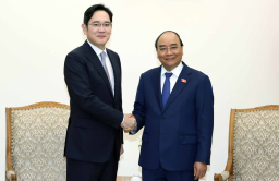 Samsung’s Jay Y. Lee meets Vietnam's PM Phuc to discuss business ties