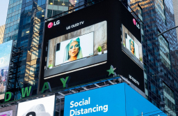 Lady Gaga lights up LG screen in Times Square  