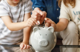 Sixty pct of S.Koreans see their children poorer than parents