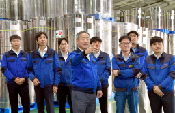 Enchem raises IPO price by a record 20% on strong investor demand