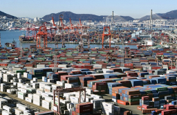 Korea exports hit record to top $640 bn in 2021