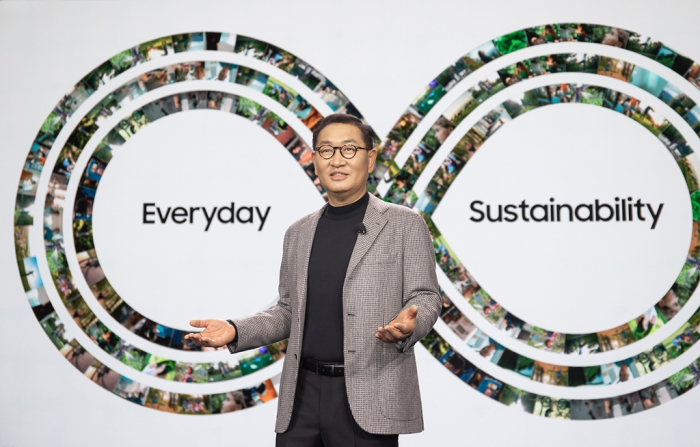 Samsung　Vice　Chairman　and　Co-CEO　Han　Jong-hee　speaks　at　CES　2022
