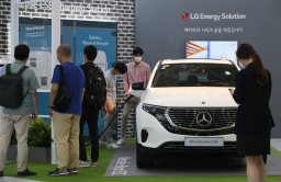 LG Energy IPO fever lifts Korea’s battery stocks
