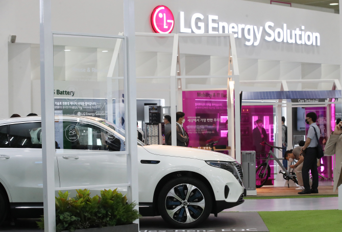 Behind the eye-popping numbers of LG Energy's IPO