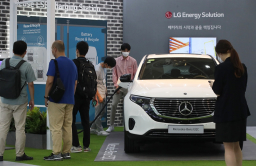LG Energy faces reality check as its stock turns a market laggard