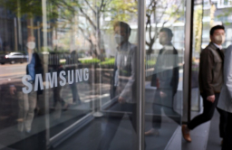 Samsung Elec's Q2 earnings signal end of upward run