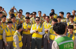 Samsung’s Lee visits UAE nuclear plant project on first trip as chairman