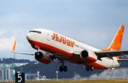 Jeju Air resumes daily flights to Hanoi, Ho Chi Minh City, Vientiane 