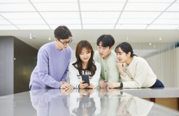 HD Hyundai expands online communication channels 