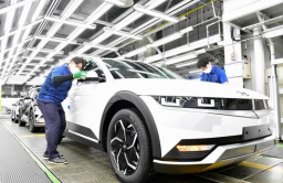 S.Korea's auto industry faces shortage of skilled workers for future cars