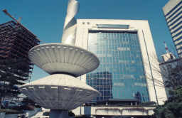 3rd-gen. corporate succession in S.Korea slashes stake from 100% to 16%