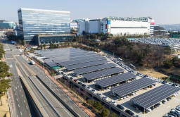Samsung to invest $230 bn in Korea on speedy govt support