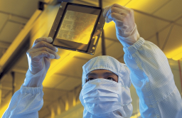 Samsung chip turnaround likely in second half after dismal Q2