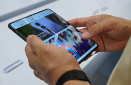 Samsung to develop Galaxy Fold, Flip-customized games