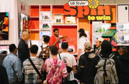 LG Elec unveils shoe care appliance at ComplexCon 2023 