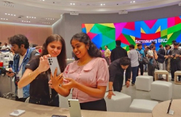 Samsung opens premium experience store in Mumbai 