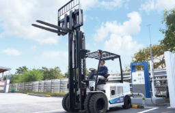 HD Hyundai supplies large hydrogen forklifts to Korea Zink