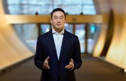 LG Chairman Koo to embark on US trip to oversee battery, AI projects