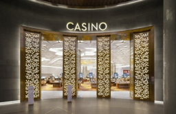 Jeju casinos, hotels bask in return of Chinese tourists; luxury shops fall