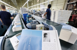 Nobel laureate Han Kang craze revives Korean book market
