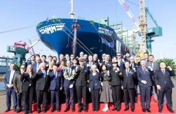 HMM introduces S.Korea's first LNG-powered vessels 