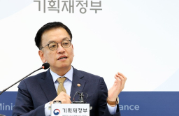 S.Korean gov't to lift two-bottle limit on duty-free alcohol