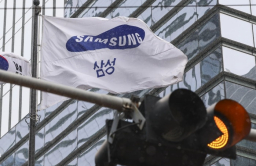 Samsung lowers bar on hiring foreign talent in South Korea