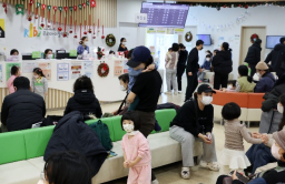 Koreans cut spending in March, except on health, education