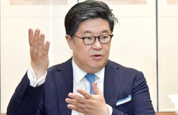 Bill Clinton in Seoul to meet with MBK's ByungJu Kim, business leaders
