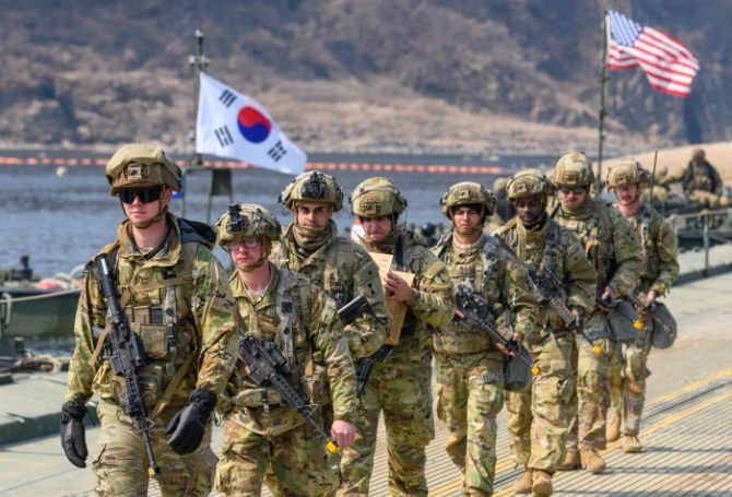 US considers withdrawing thousands of troops from South Korea